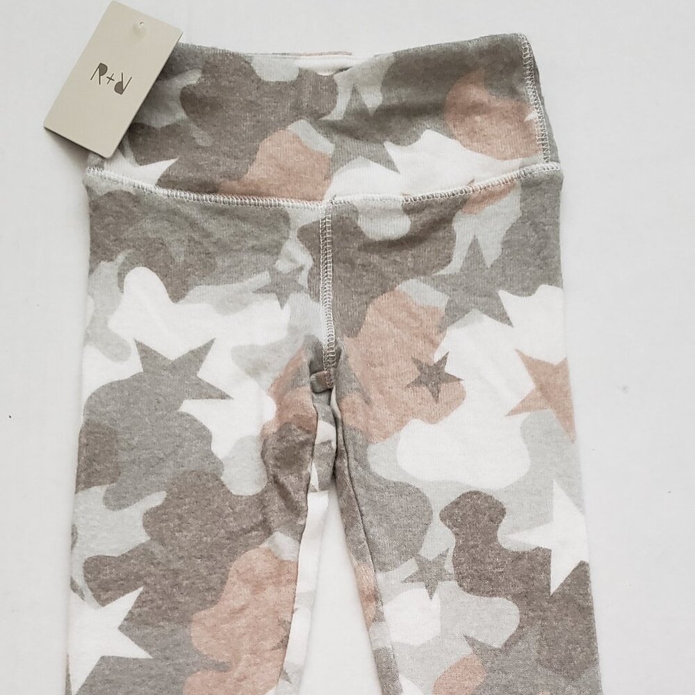 NWT R + R Girls Camo Star Leggings